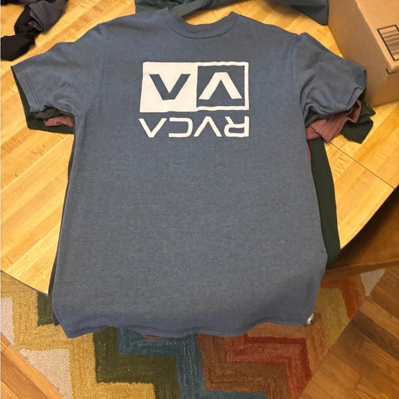 Five men’s medium T shirts.  Gently used. 2 Vans 2 RVCA 1 Volcom - Picture 2 of 5
